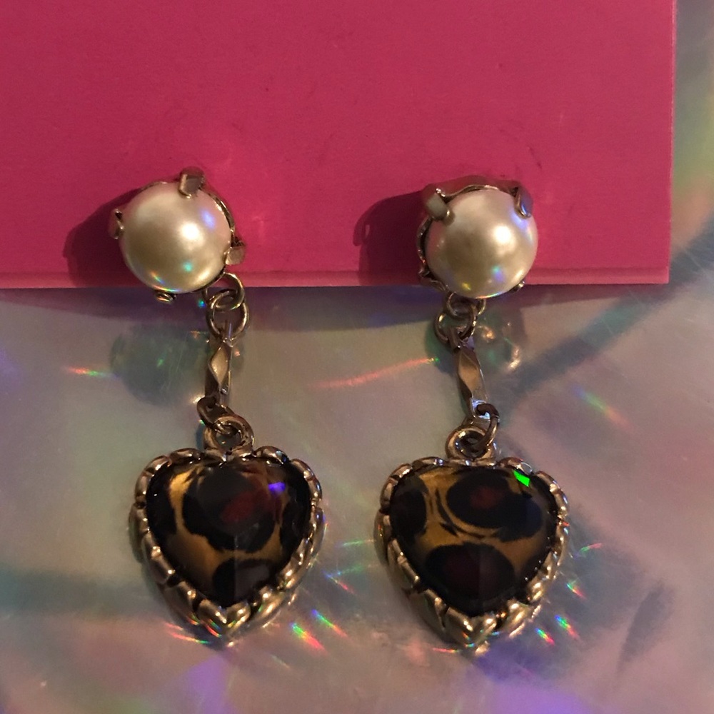 Leopard lucite heart pearl vintage Betsey Johnson earrings pinup retro cute NWT